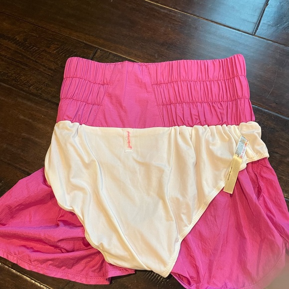 Free people movement shorts- NWT pink XS - Picture 4 of 5